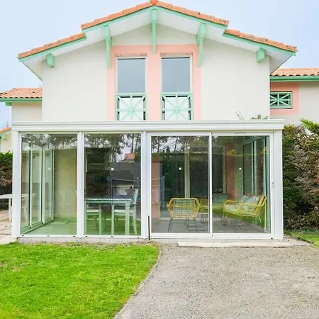 Jolie Maison Avec Jardin Pour 4 Personnes *